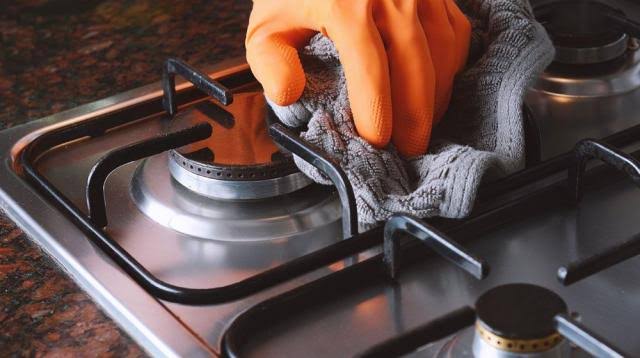  ١١ معلومة حول تنظيف البوتاجاز وكيفية المحافظة عليه من الاوساخ