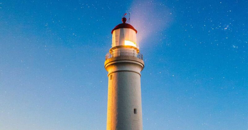 صراع ناري في البوندسليغا: دورتموند يواجه أوجسبورج في مباراة مصيرية