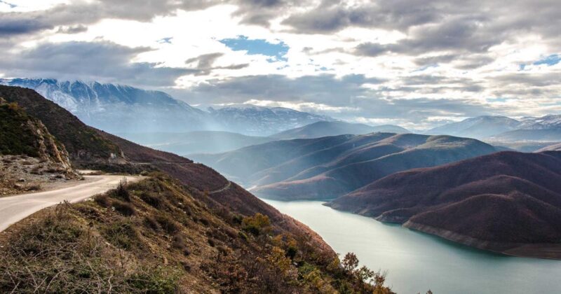 مواجهة نارية في الدوري الإندونيسي: بيرسيب بندونج يتحدى بيرسيك في صراع مثير